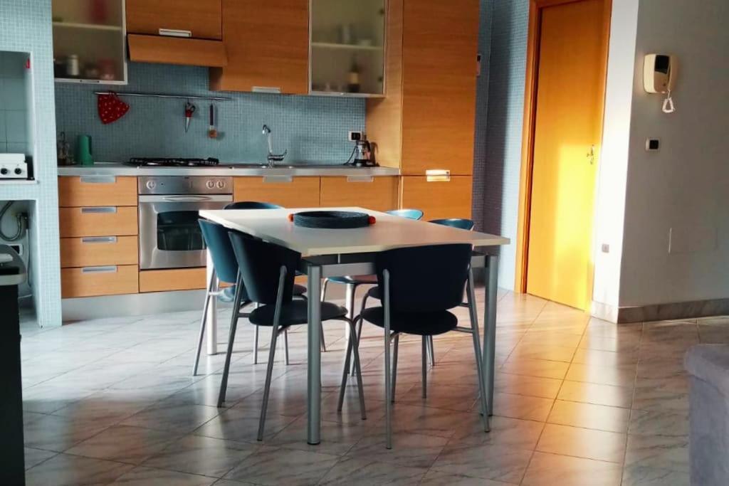 Casa Flora A Due Passi Dal Mare Apartment Giovinazzo Luaran gambar